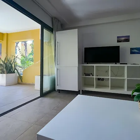 B-rent Atlantic Garden 181 아파트